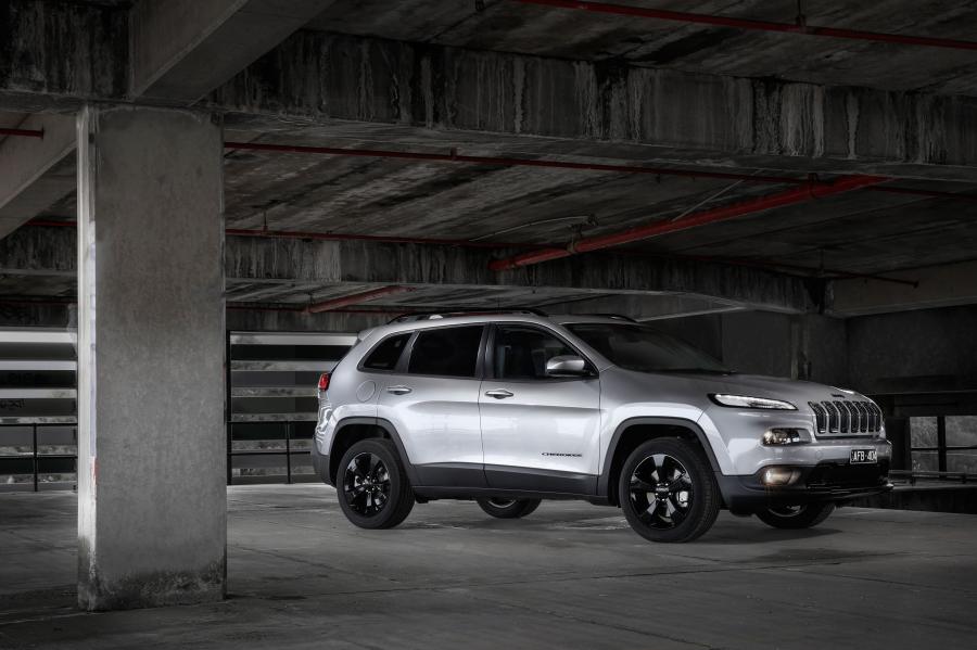  Jeep Cherokee Blackhawk 2015 года  (фото 5 из 6)